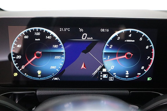 Mercedes-Benz GLA200 14 of 24