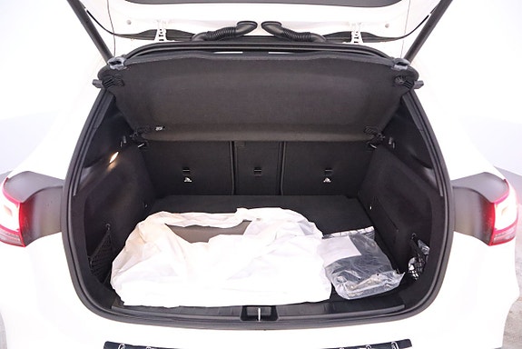 Mercedes-Benz GLA200 22 of 24