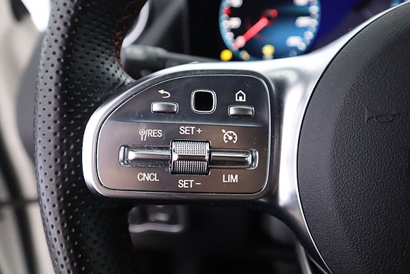 Mercedes-Benz GLA200 15 of 24