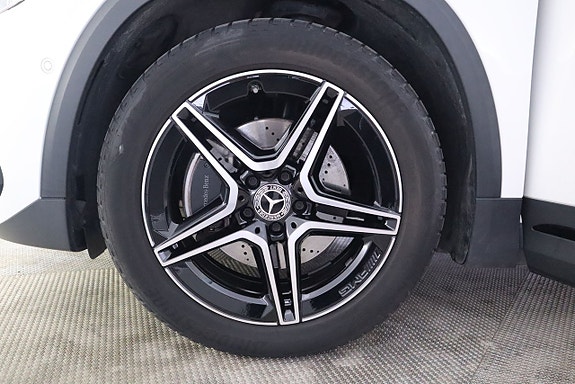 Mercedes-Benz GLA200 9 of 24