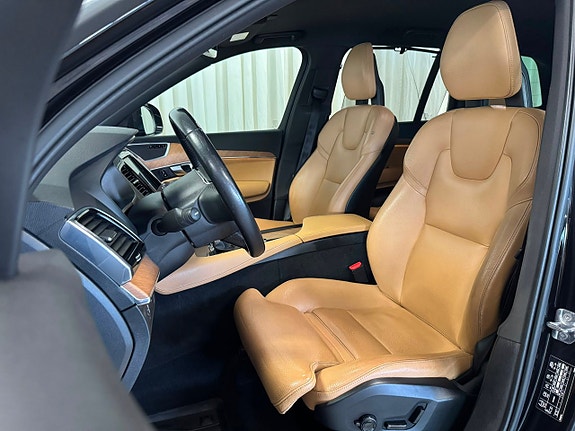 Volvo XC90 8 of 30