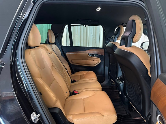 Volvo XC90 29 of 30