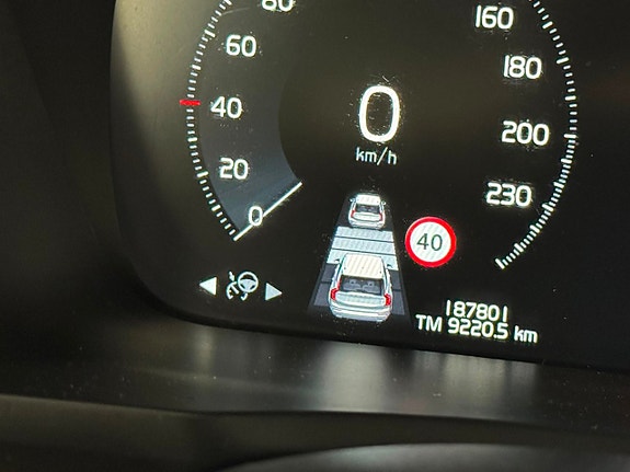 Volvo XC90 17 of 30