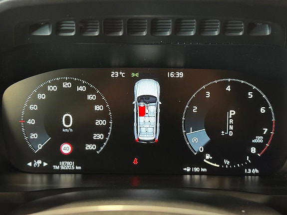 Volvo XC90 12 of 30
