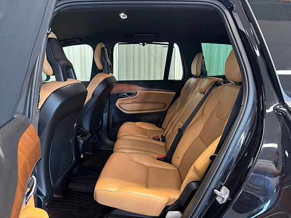 Volvo XC90 28 of 30