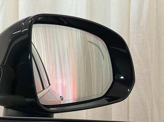 Volvo XC90 11 of 30
