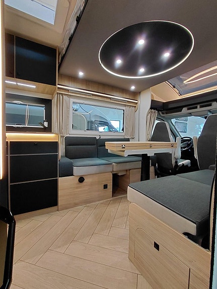 CHALLENGER 380 Graphite Edition M26 Barnkammare, 5 bältade platser, dieselvärmare med mer! 3 of 14
