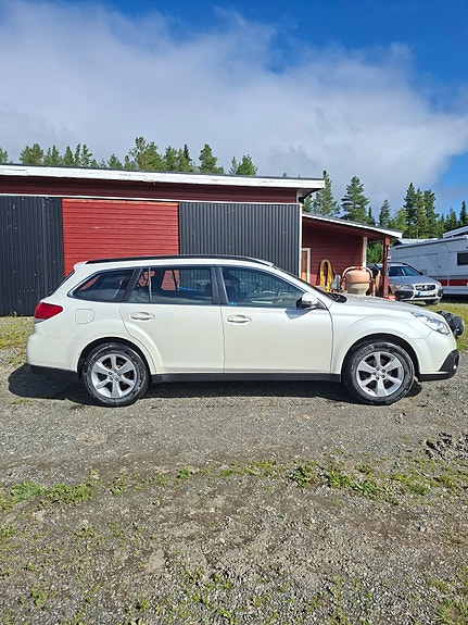 Subaru Outback 4 of 6