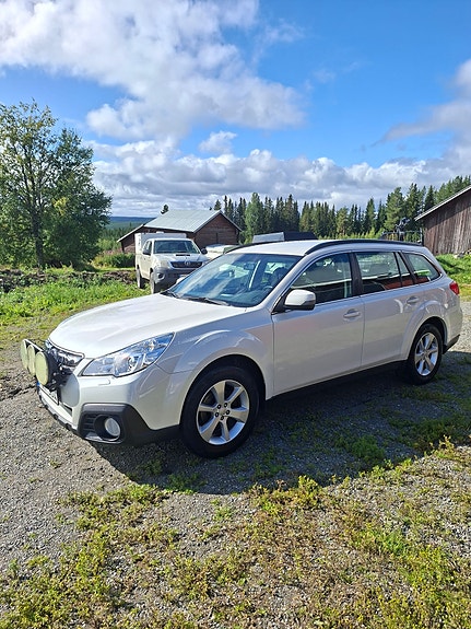 Subaru Outback 3 of 6