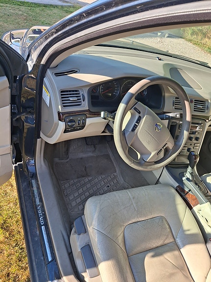 Volvo S80 4 of 5