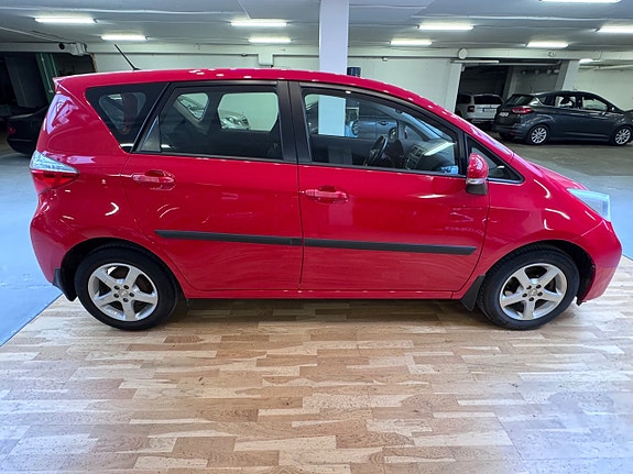Toyota Verso-S 3 of 16