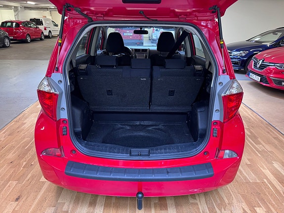 Toyota Verso-S 14 of 16