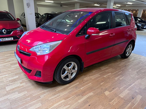 Toyota Verso-S 2 of 16