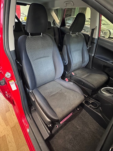 Toyota Verso-S 7 of 16