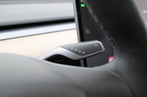 Tesla Model 3 8 of 27