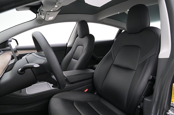 Tesla Model 3 9 of 27