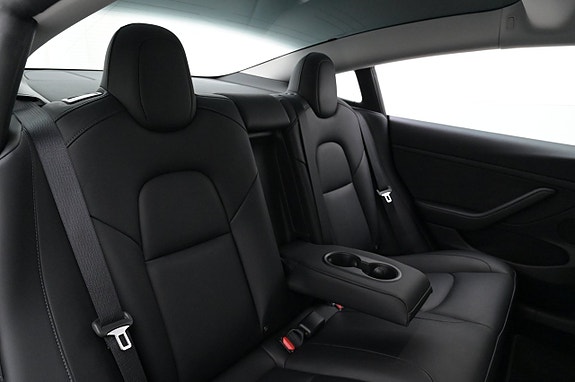 Tesla Model 3 24 of 27