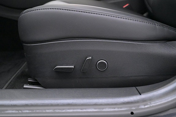 Tesla Model 3 11 of 27