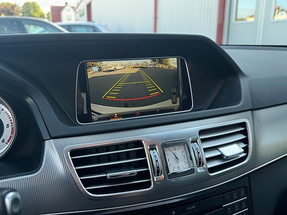 Mercedes-Benz E220 13 of 20