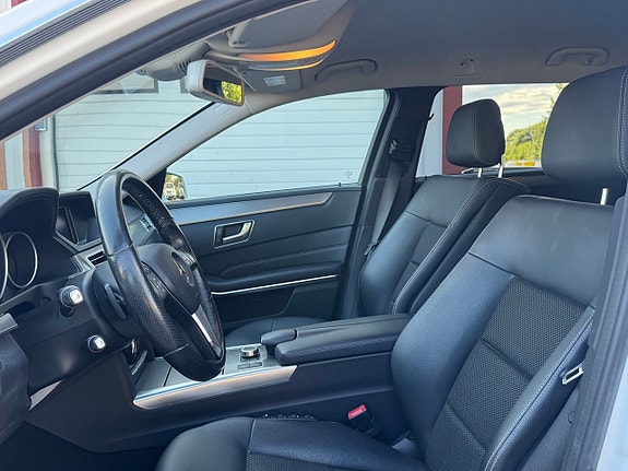 Mercedes-Benz E220 7 of 20