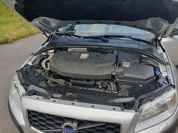 Volvo XC70 6 of 6