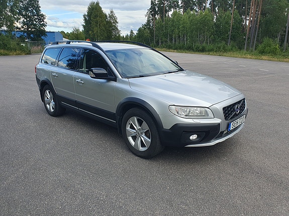 Volvo XC70 2 of 6
