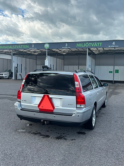 Volvo V70 4 of 7