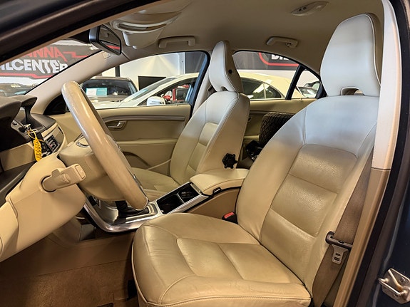 Volvo S80 16 of 24