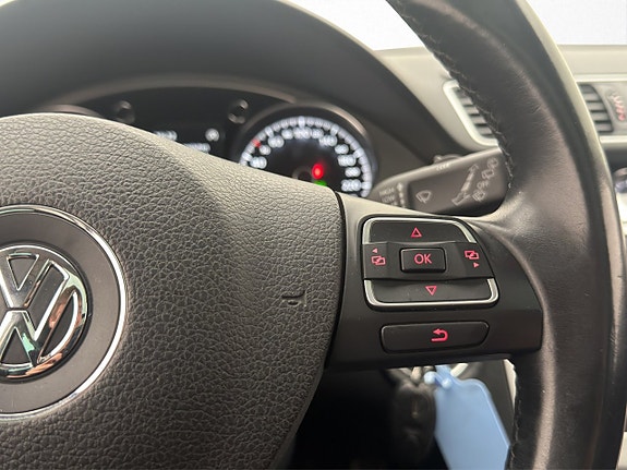 Volkswagen Passat Alltrack 20 of 30