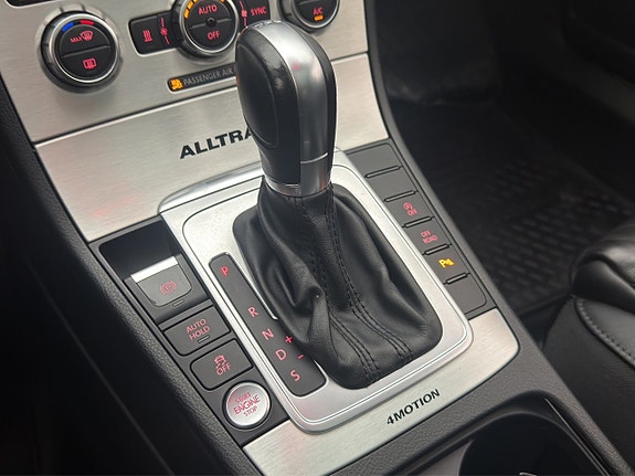 Volkswagen Passat Alltrack 24 of 30