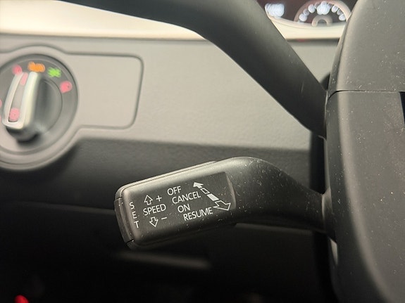 Volkswagen Passat Alltrack 17 of 30