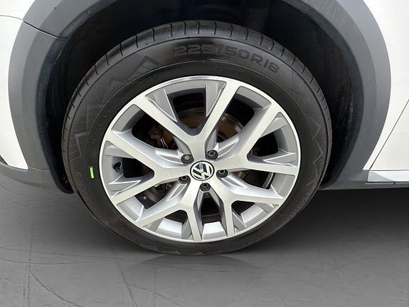 Volkswagen Passat Alltrack 26 of 30
