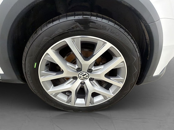 Volkswagen Passat Alltrack 29 of 30