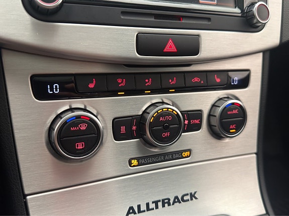 Volkswagen Passat Alltrack 23 of 30