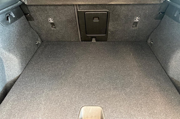 Volvo XC40 12 of 24