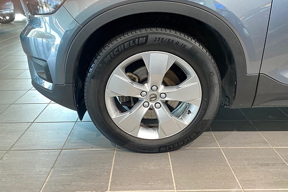 Volvo XC40 17 of 24