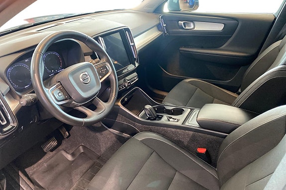 Volvo XC40 14 of 24
