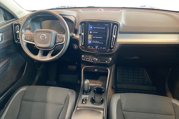 Volvo XC40 10 of 24