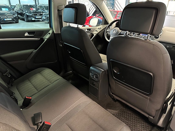 Volkswagen Tiguan 16 of 28