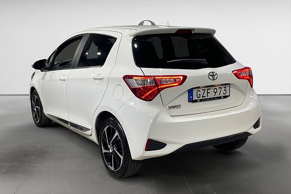 Toyota Yaris 5 of 17