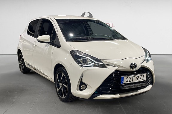 Toyota Yaris 9 of 17