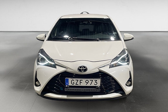 Toyota Yaris 10 of 17