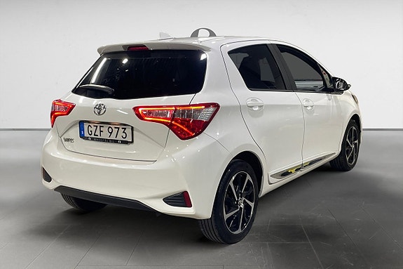 Toyota Yaris 7 of 17