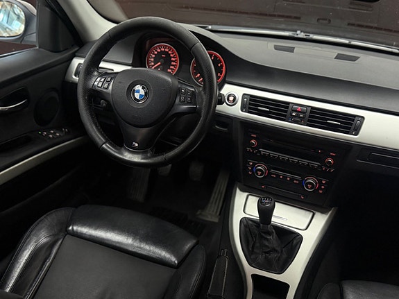 BMW 330d 7 of 16