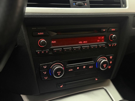 BMW 330d 10 of 16
