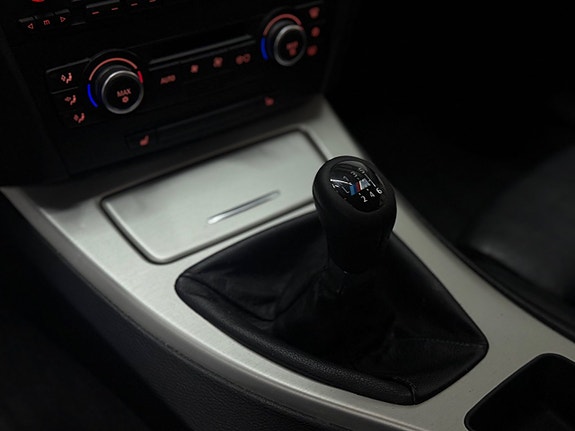 BMW 330d 11 of 16