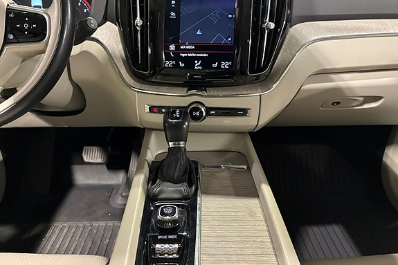 Volvo XC60 12 of 18