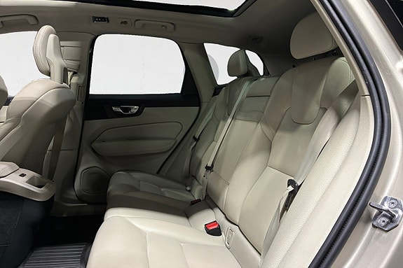 Volvo XC60 15 of 18