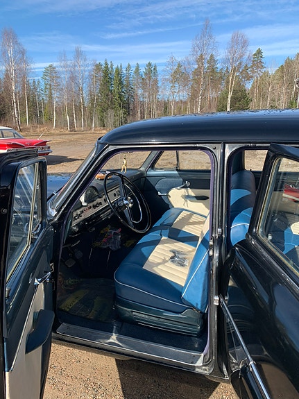 Ford Custom Line 4 of 6