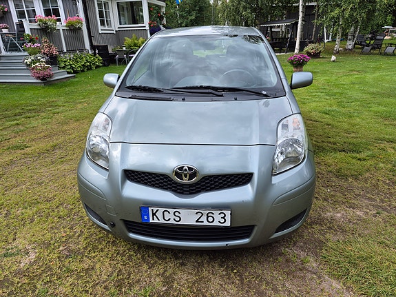 Toyota Yaris 4 of 4